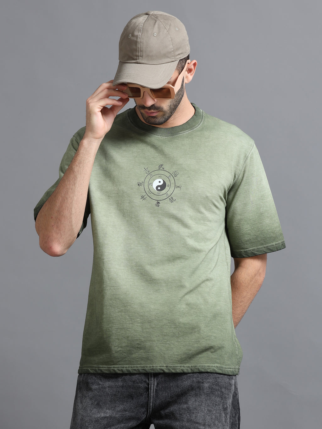 YIN YANG GRAPHIC TEE