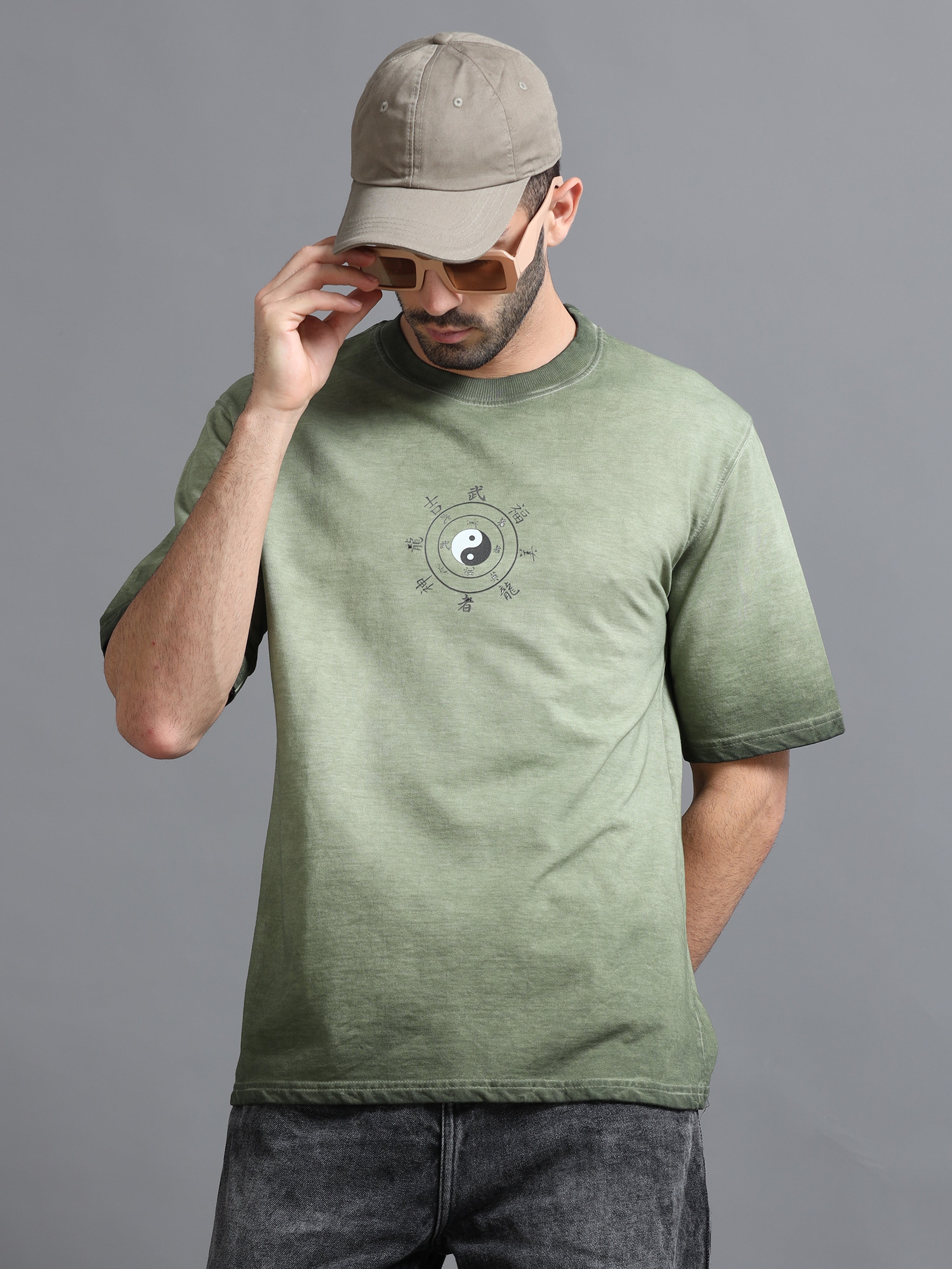 YIN YANG GRAPHIC TEE